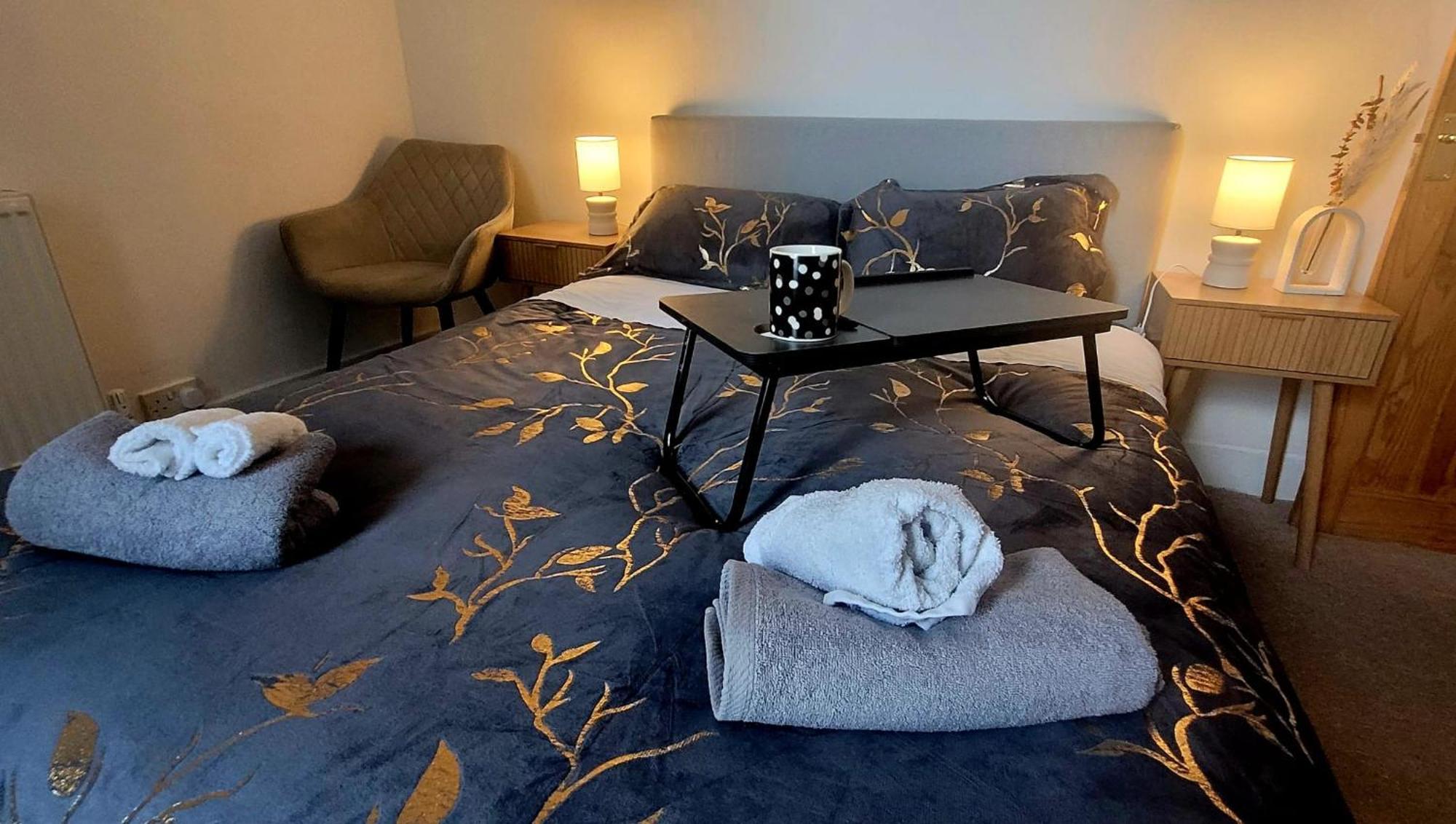 Stylish And Bright Flat In London N8 Turnpike Lane - Piccadilly Line Apartment Екстериор снимка