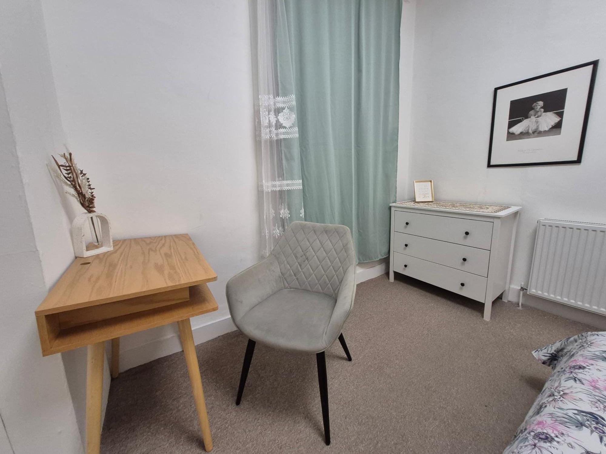 Stylish And Bright Flat In London N8 Turnpike Lane - Piccadilly Line Apartment Екстериор снимка