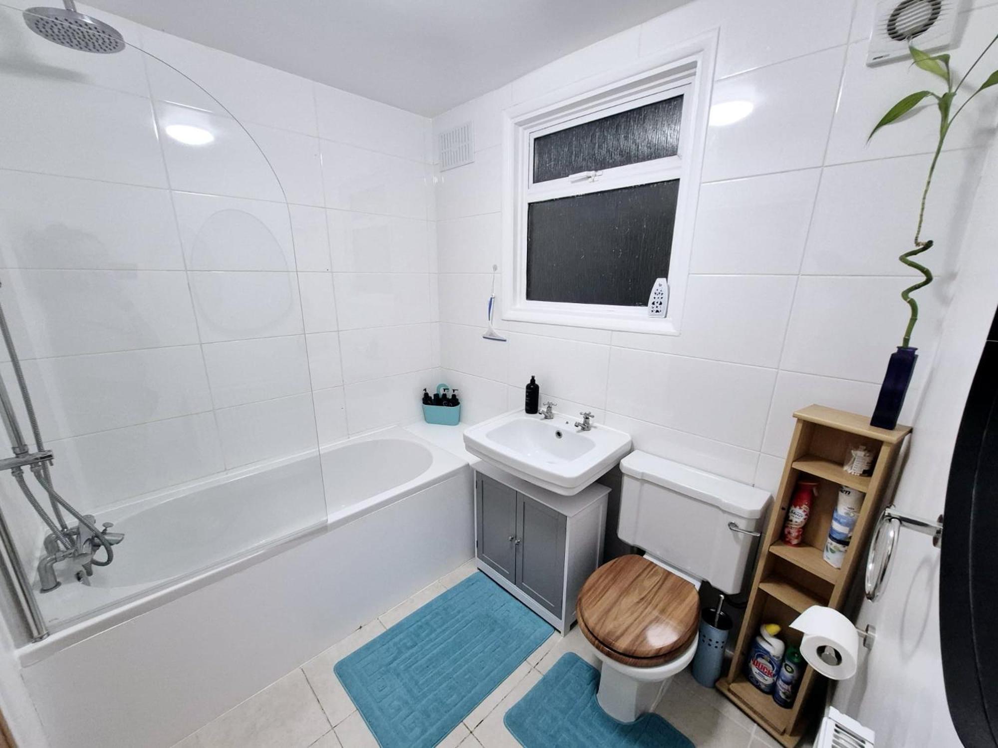 Stylish And Bright Flat In London N8 Turnpike Lane - Piccadilly Line Apartment Екстериор снимка